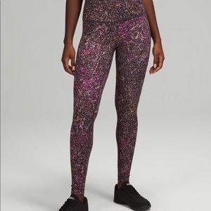 Nwt lululemon size 4 25” wunder train